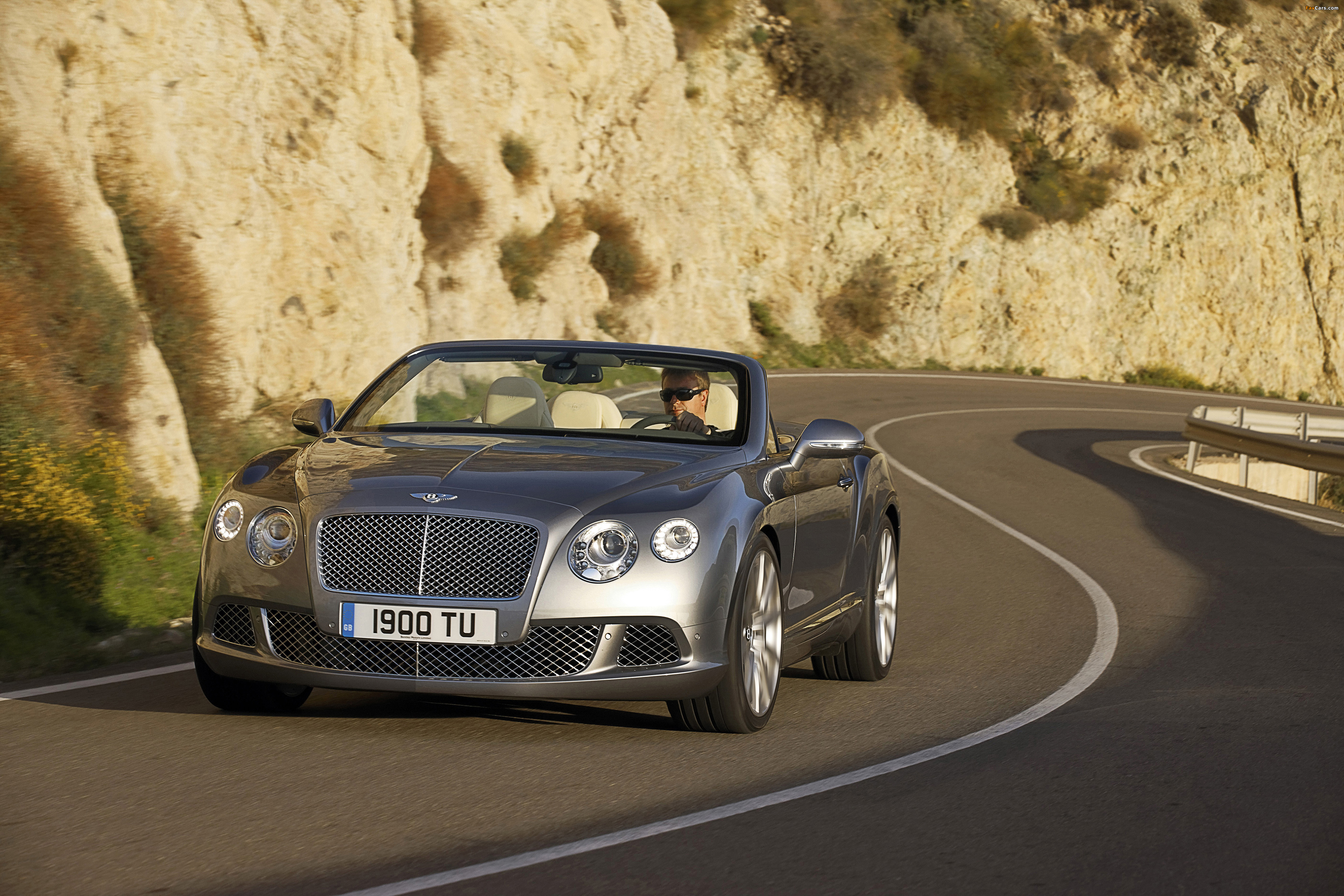 Bentley Continental GT Convertible 2011–15 wallpapers (4096 x 2731)