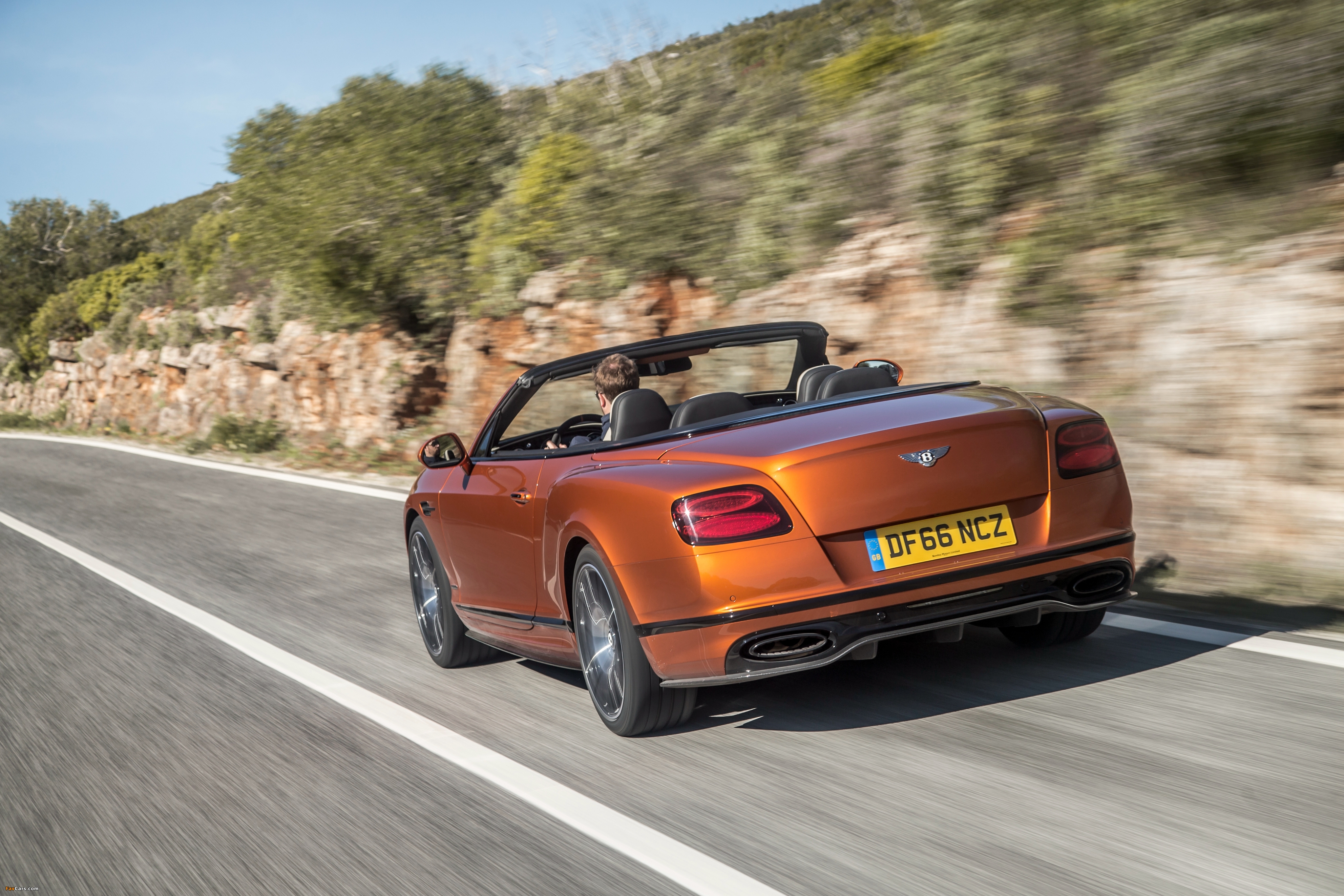 Bentley Continental Supersports Convertible 2017 pictures (4096 x 2731)