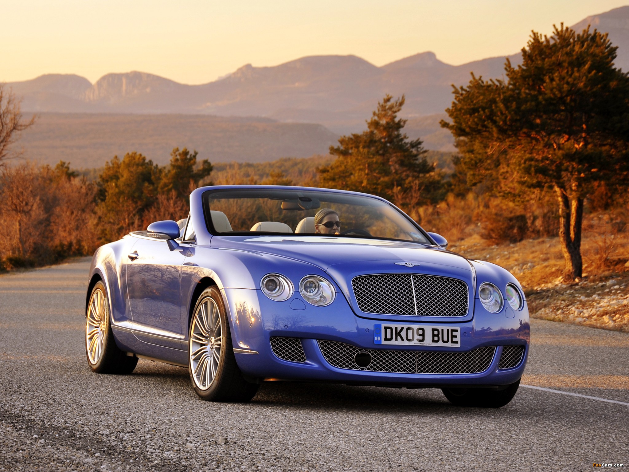 Images of Bentley Continental GTC Speed 2009–11 (2048 x 1536)