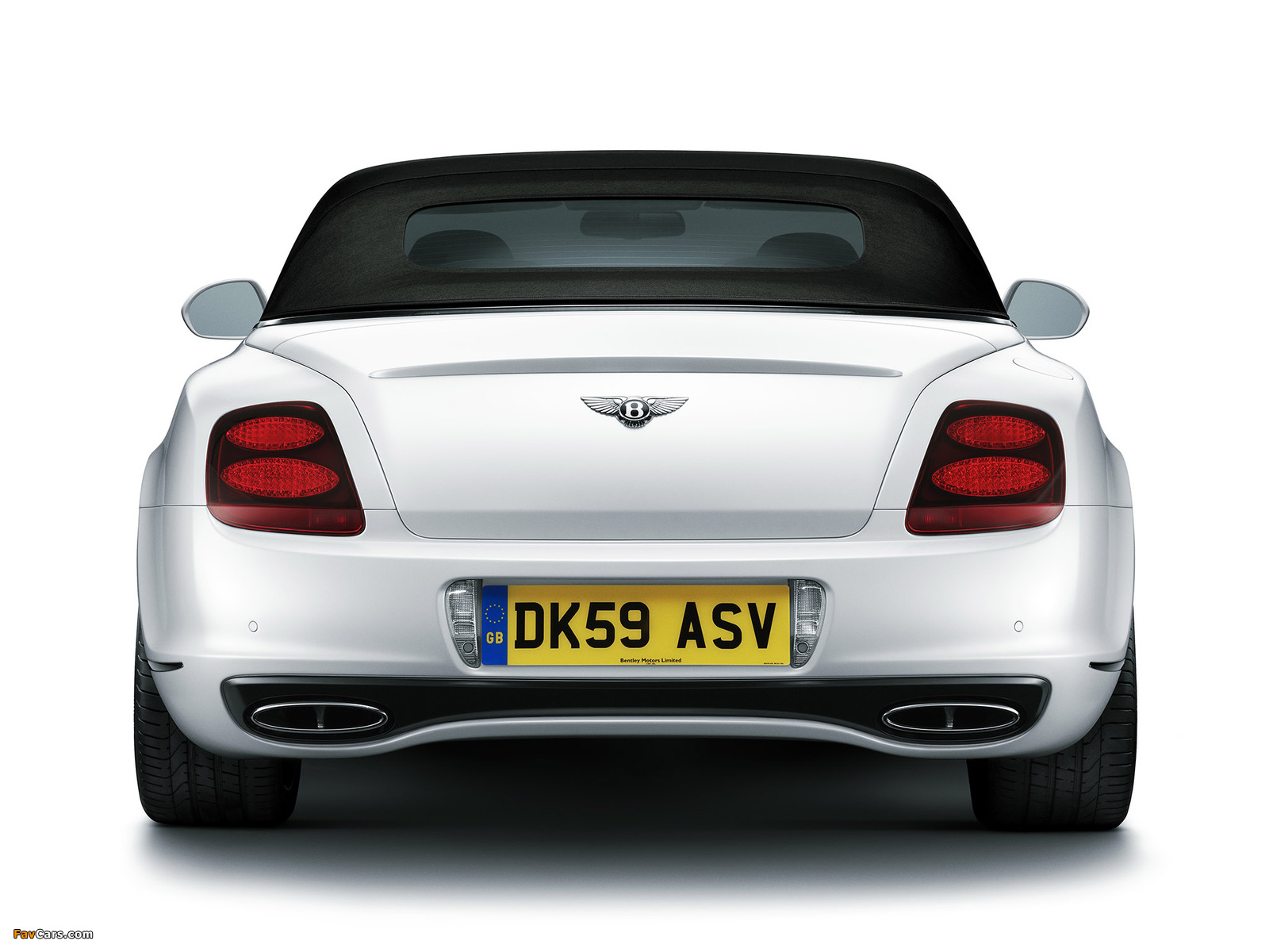 Images of Bentley Continental Supersports Convertible 2010–11 (1600 x 1200)