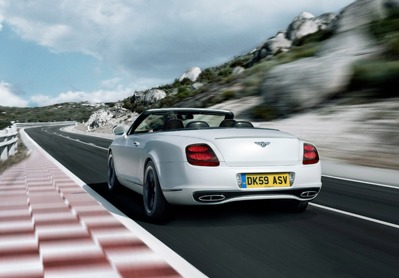 Images of Bentley Continental Supersports Convertible 2010–11