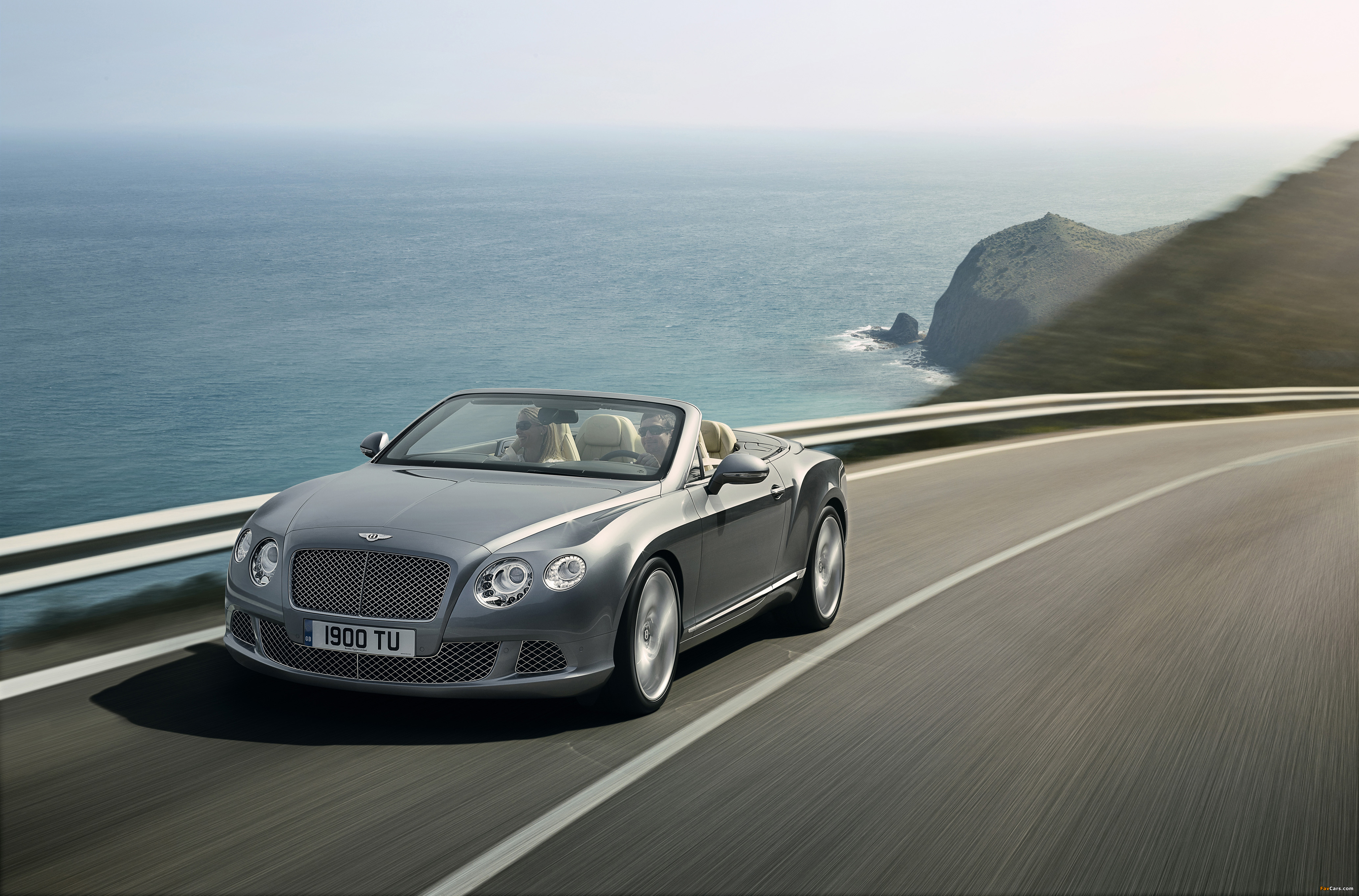 Images of Bentley Continental GT Convertible 2011–15 (4096 x 2702)