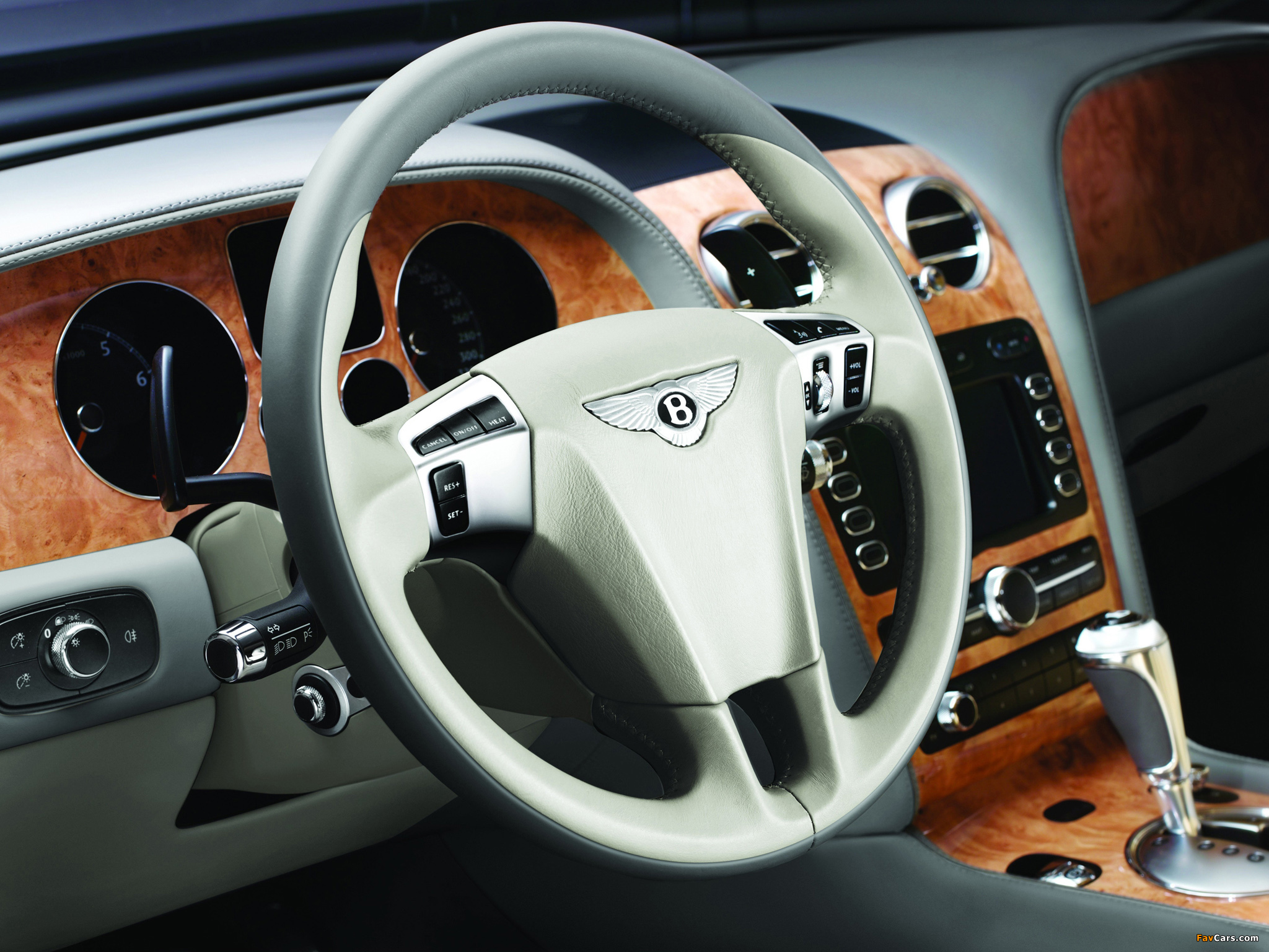 Photos of Bentley Continental GTC Speed 2009–11 (2048 x 1536)