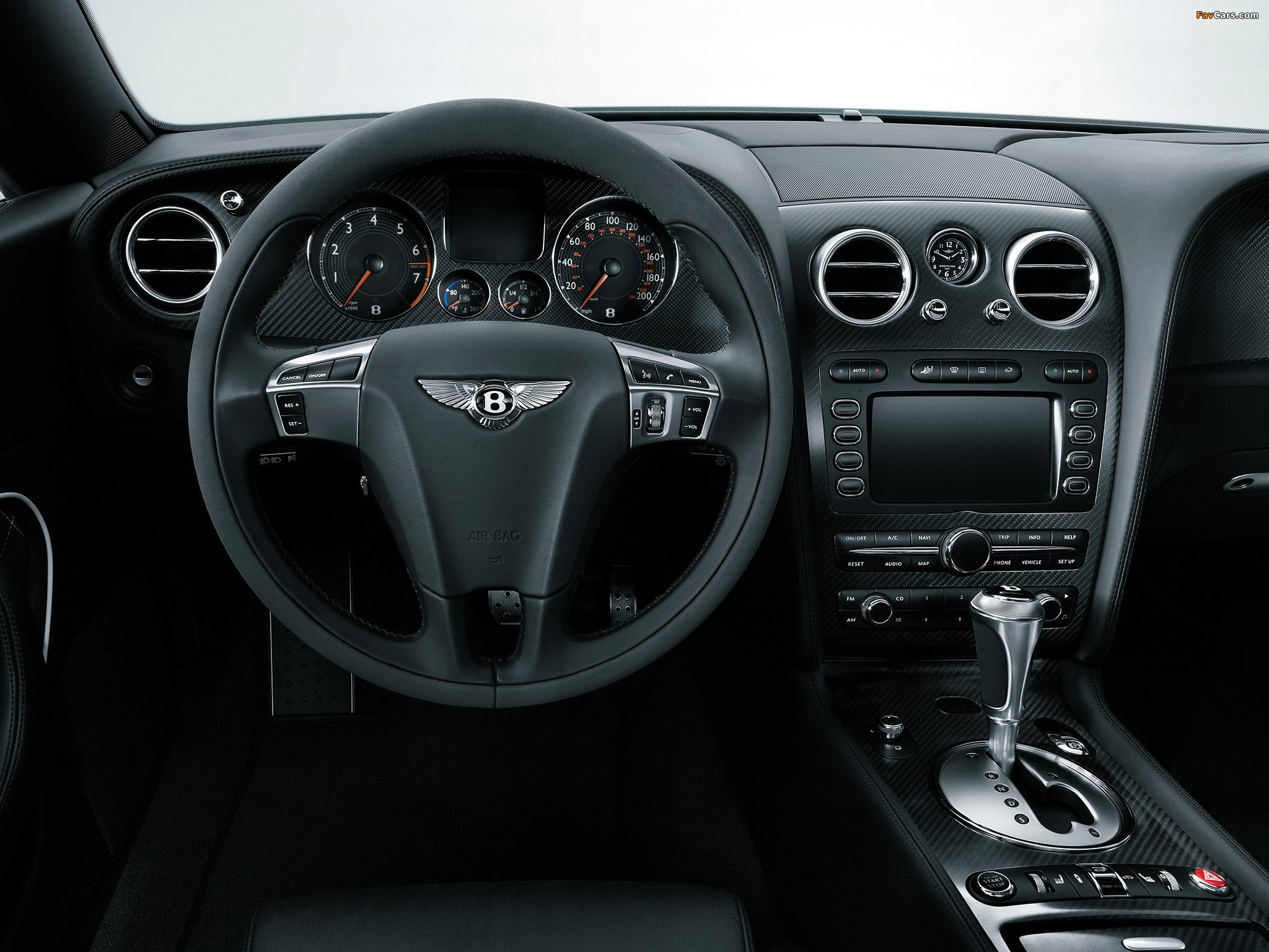 Photos of Bentley Continental Supersports Convertible 2010–11 (2048 x 1536)