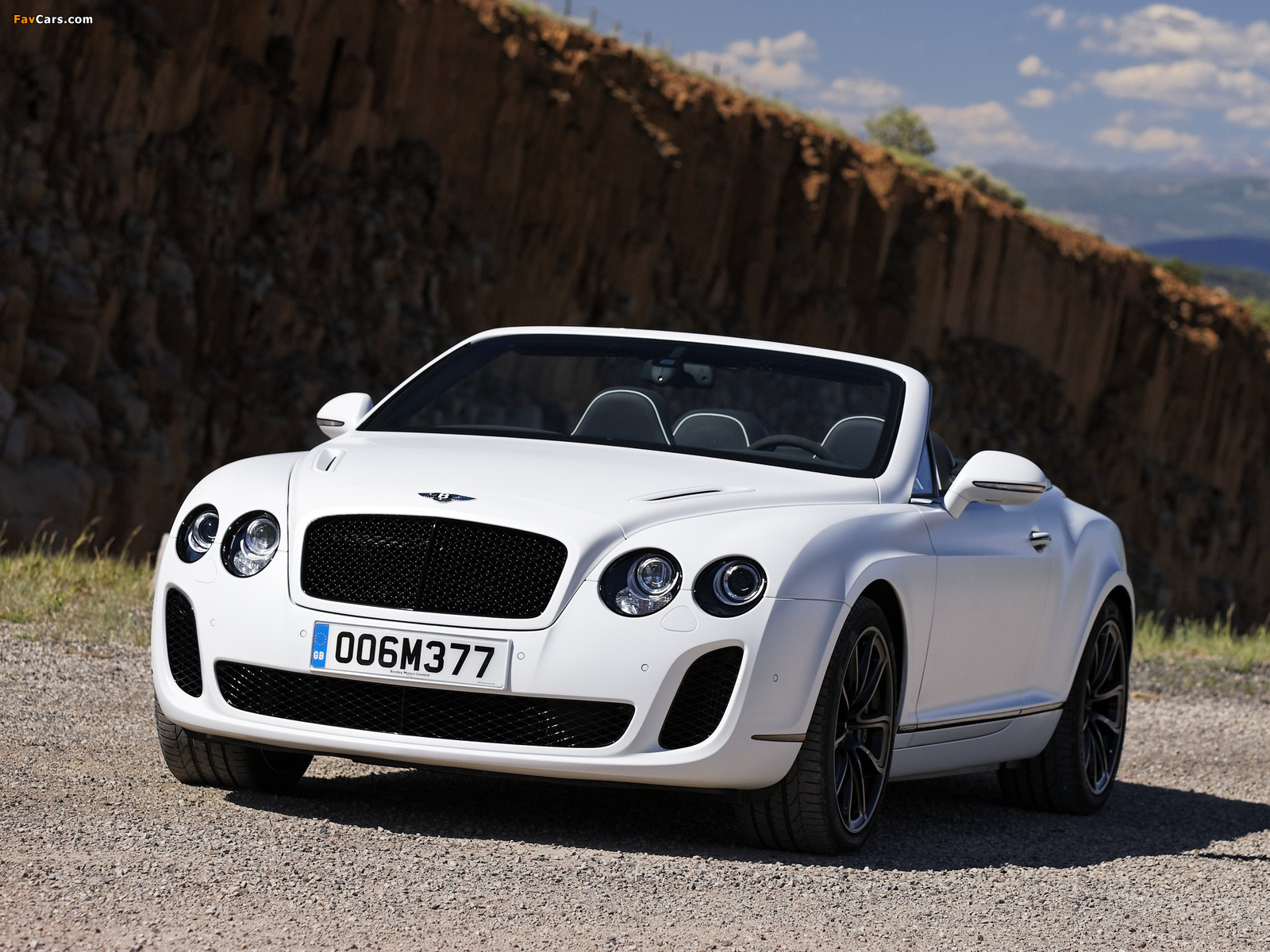 Photos of Bentley Continental Supersports Convertible 2010–11 (1600 x 1200)