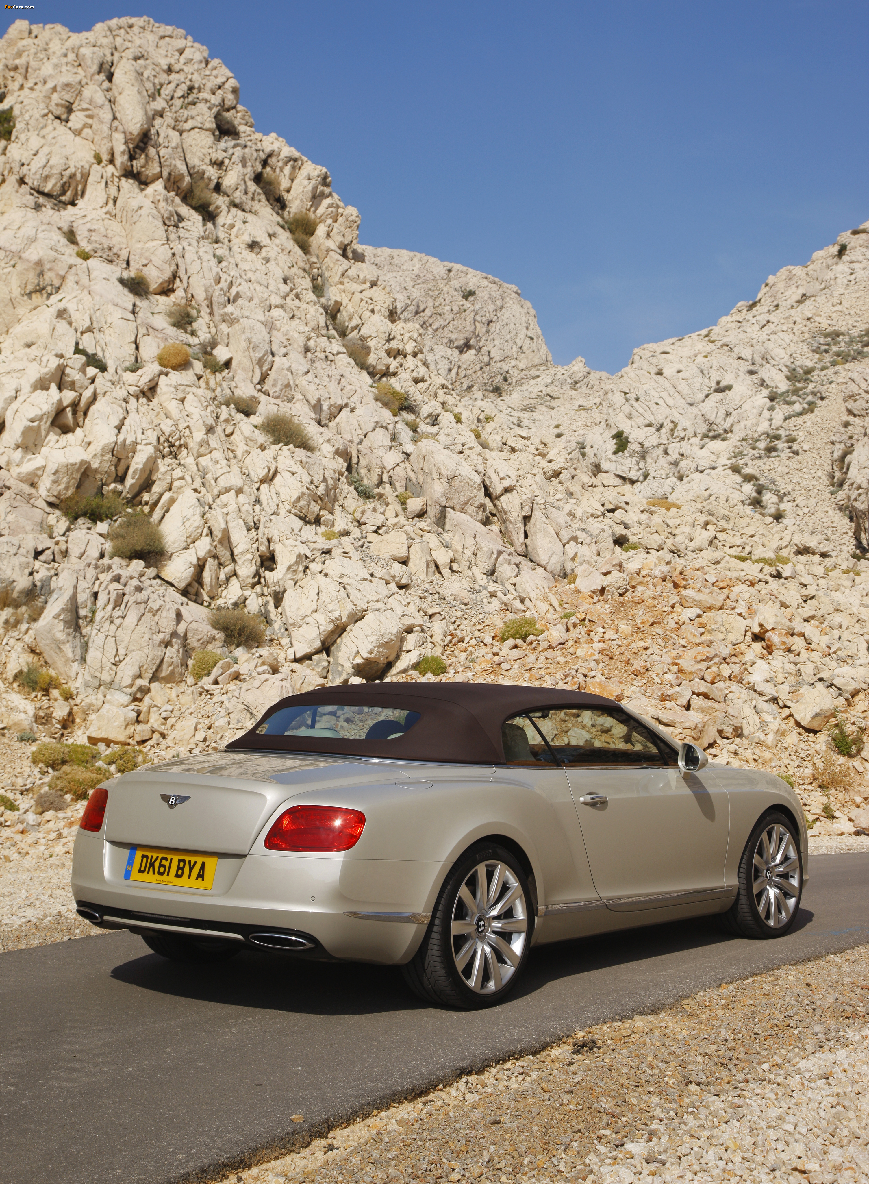 Photos of Bentley Continental GT Convertible 2011–15 (3007 x 4096)