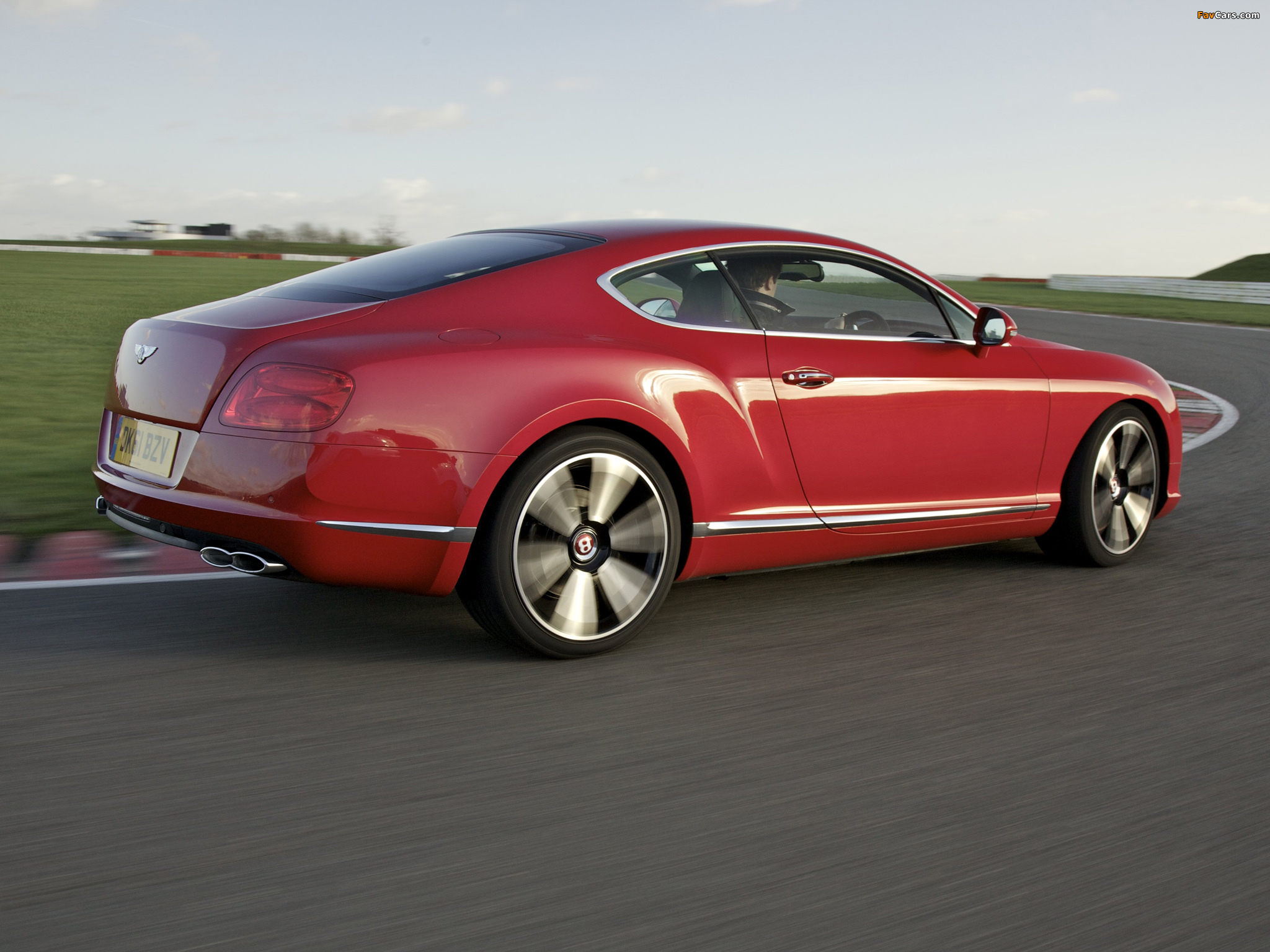 Photos of Bentley Continental GT V8 UK-spec 2012 (2048 x 1536)