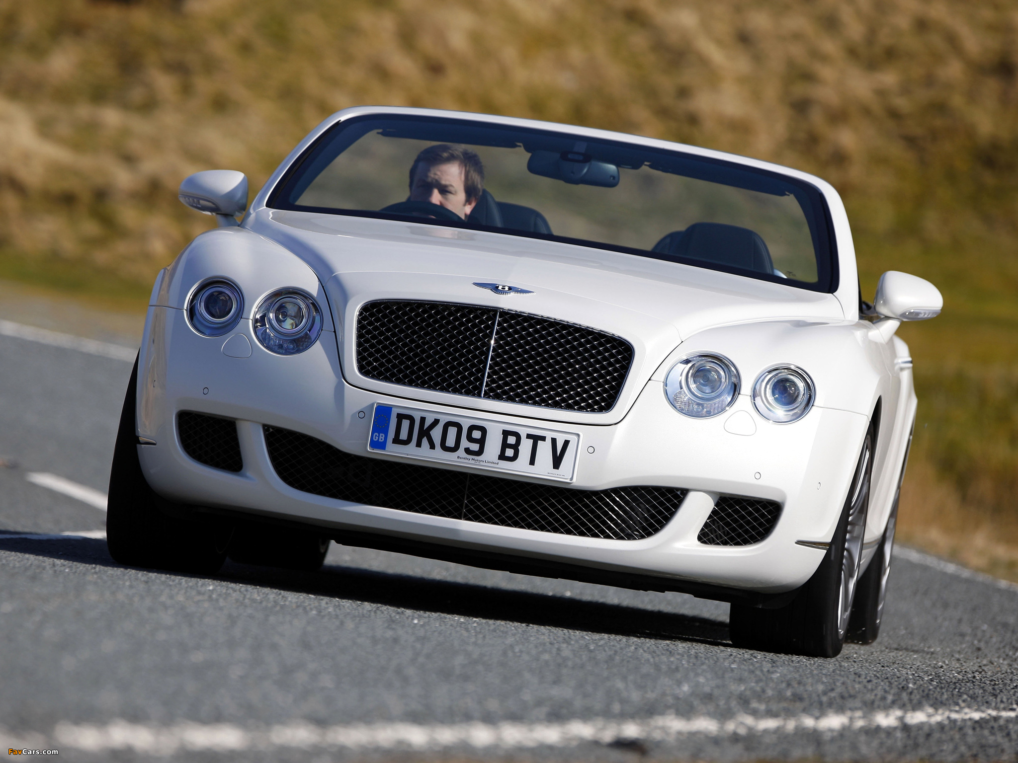 Pictures of Bentley Continental GTC Speed 2009–11 (2048 x 1536)