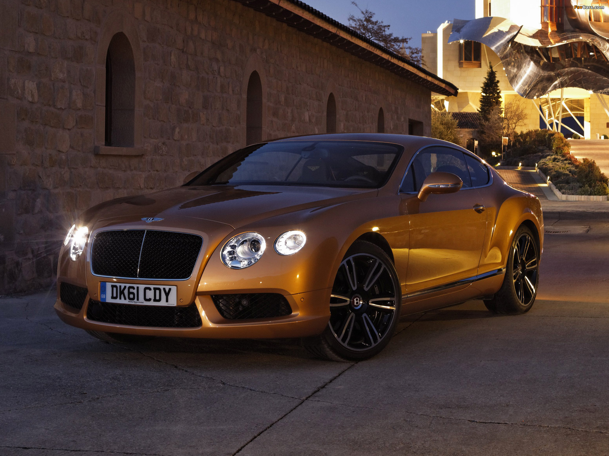 Pictures of Bentley Continental GT V8 2012 (2048 x 1536)