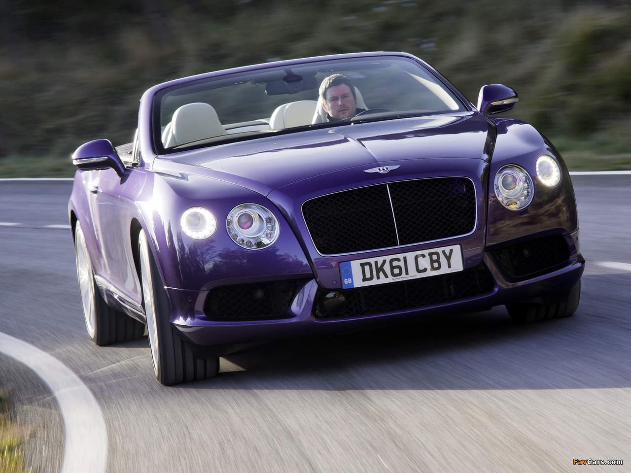 Pictures of Bentley Continental GTC V8 2012 (1280 x 960)