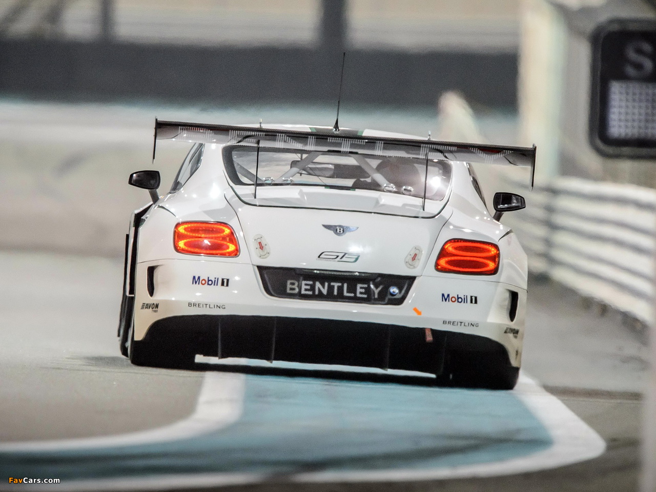 Pictures of Bentley Continental GT3 2013 (1280 x 960)