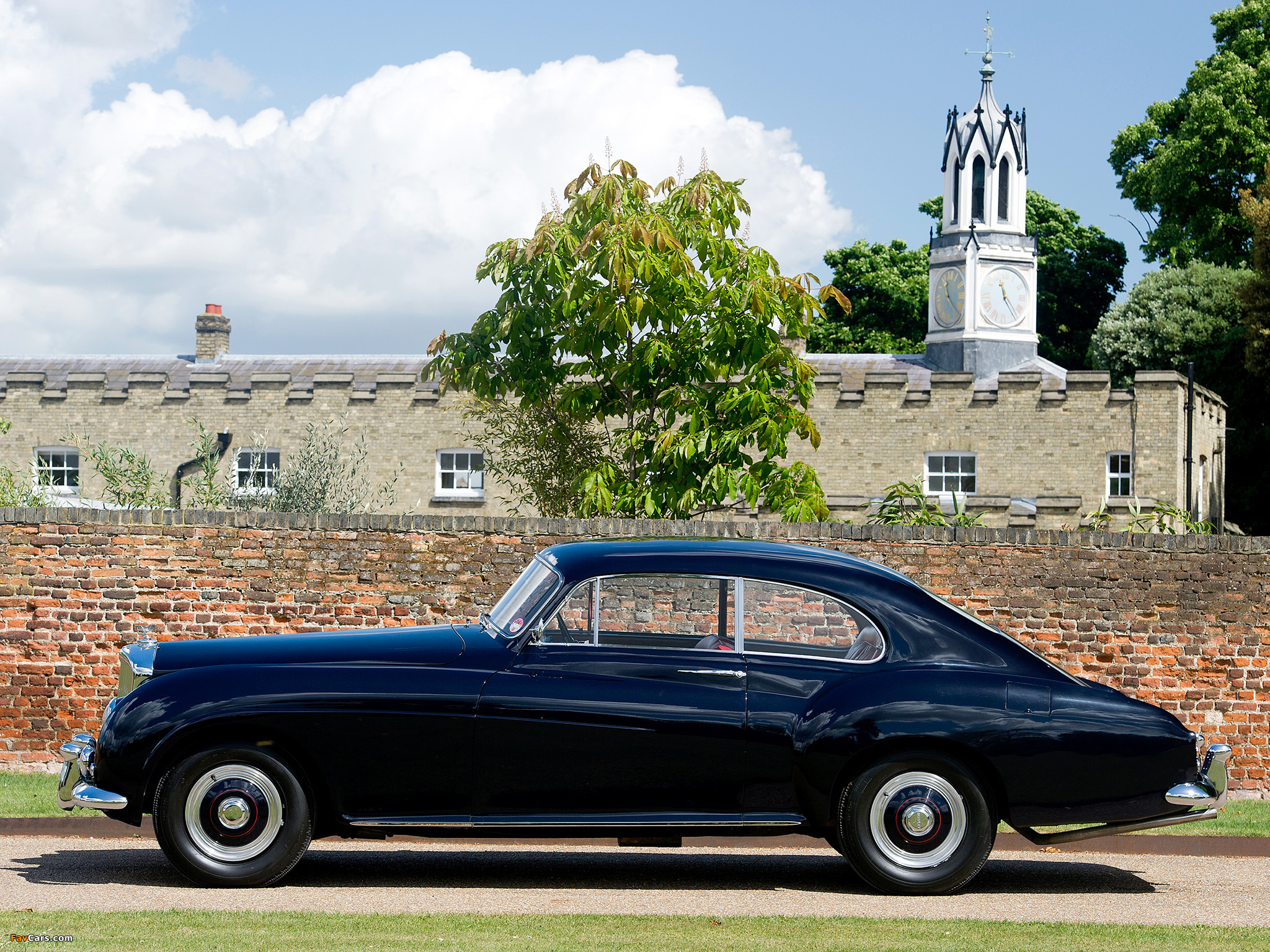 Photos of Bentley R-Type Continental Fastback 1953–55 (2048 x 1536)
