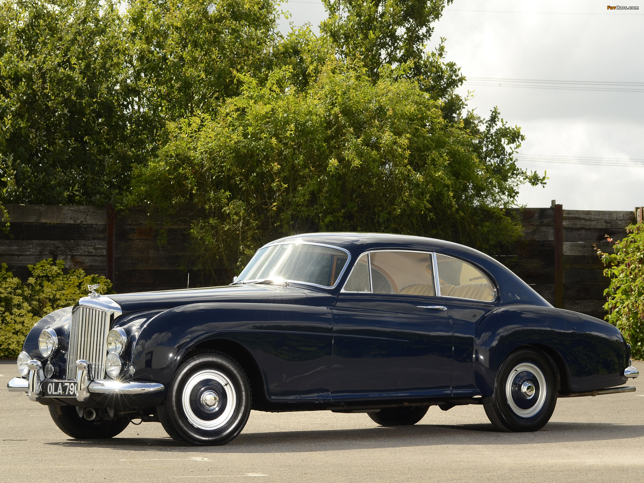 Pictures of Bentley R-Type Continental Sports Saloon by Mulliner 1952 (2048 x 1536)
