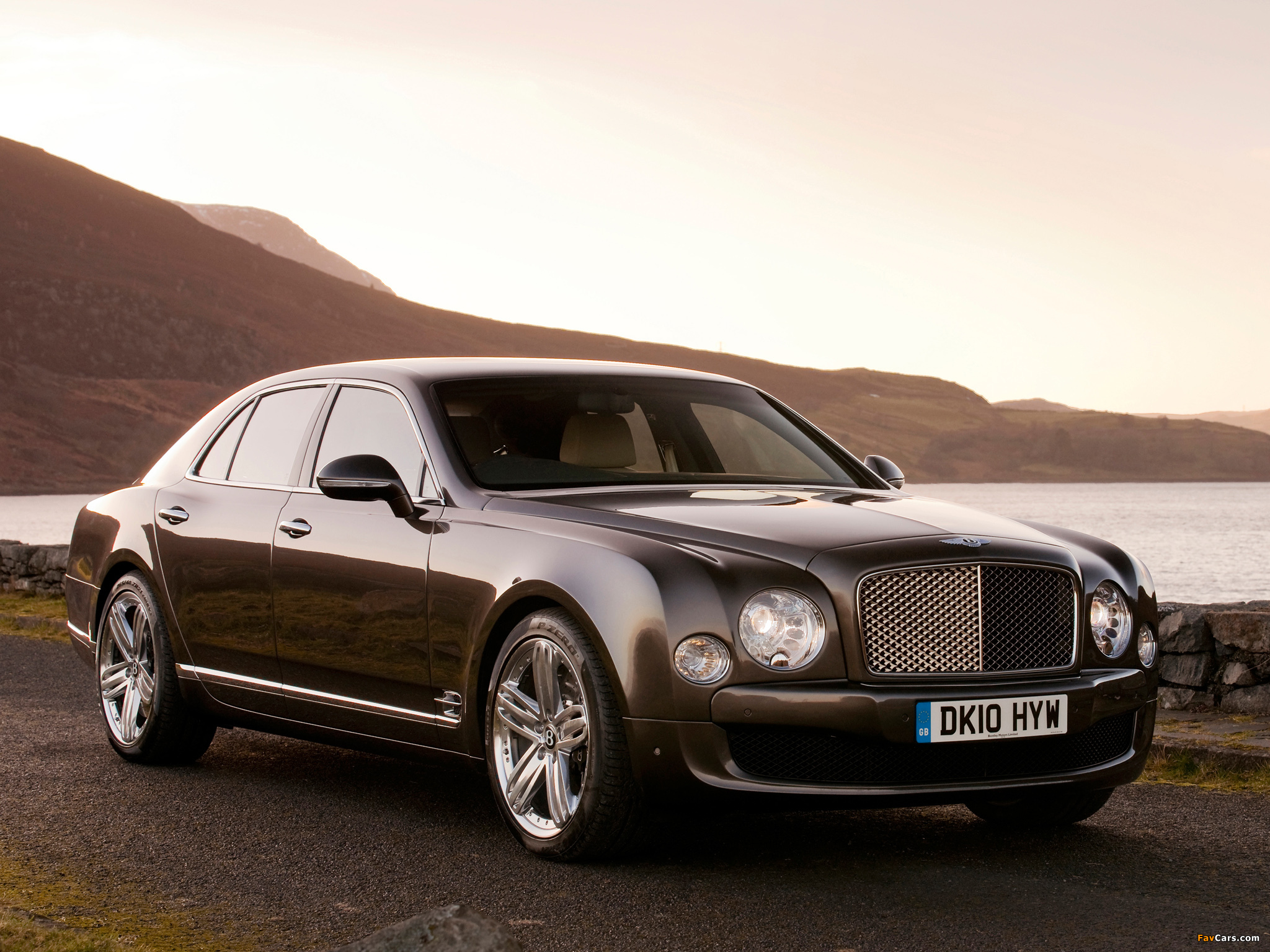 Bentley Mulsanne UK-spec 2010 images (2048 x 1536)