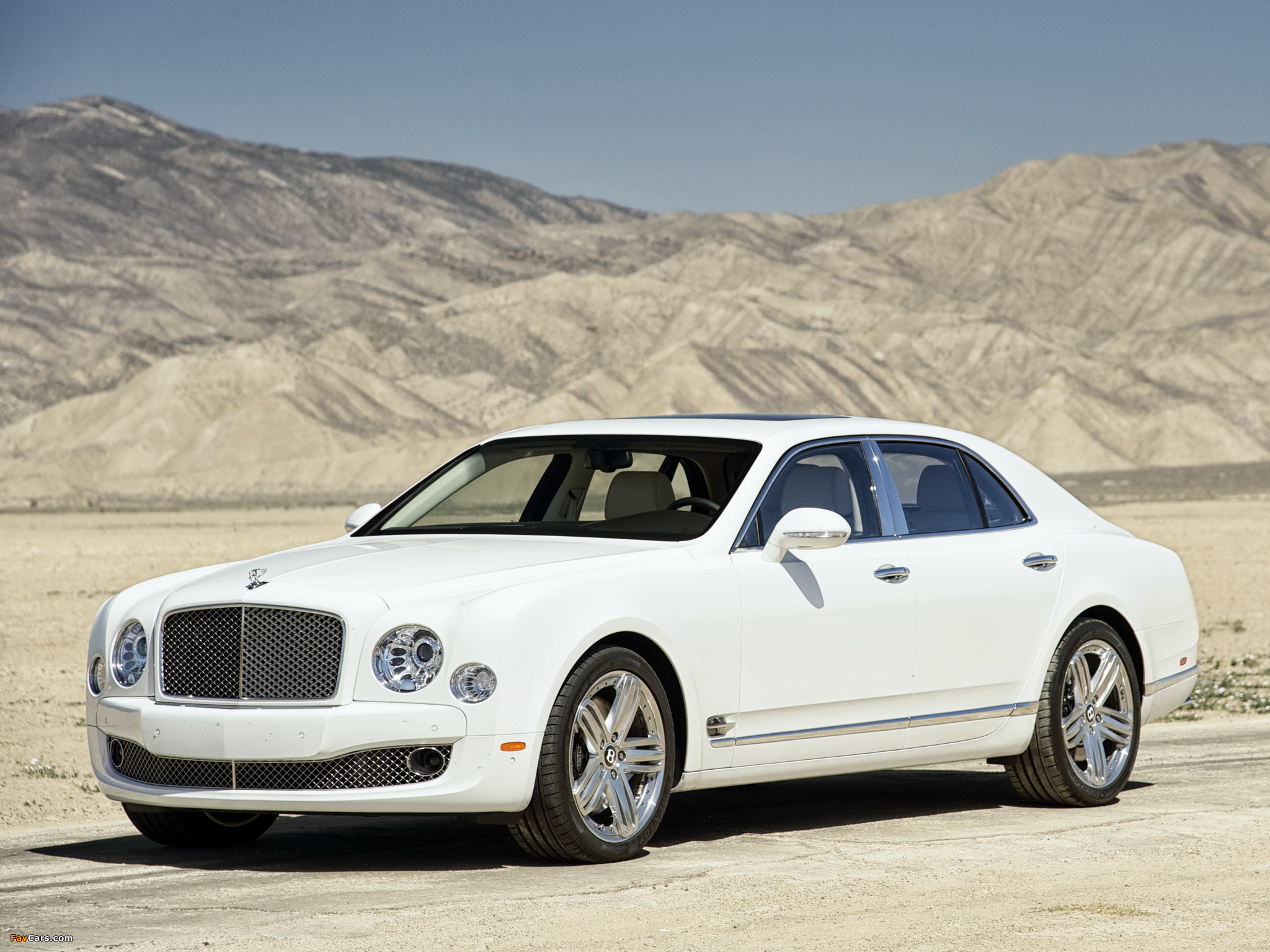 Bentley Mulsanne US-spec 2010 images (2048 x 1536)