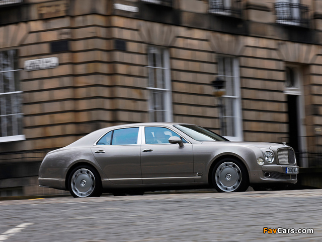 Bentley Mulsanne UK-spec 2010 photos (640 x 480)