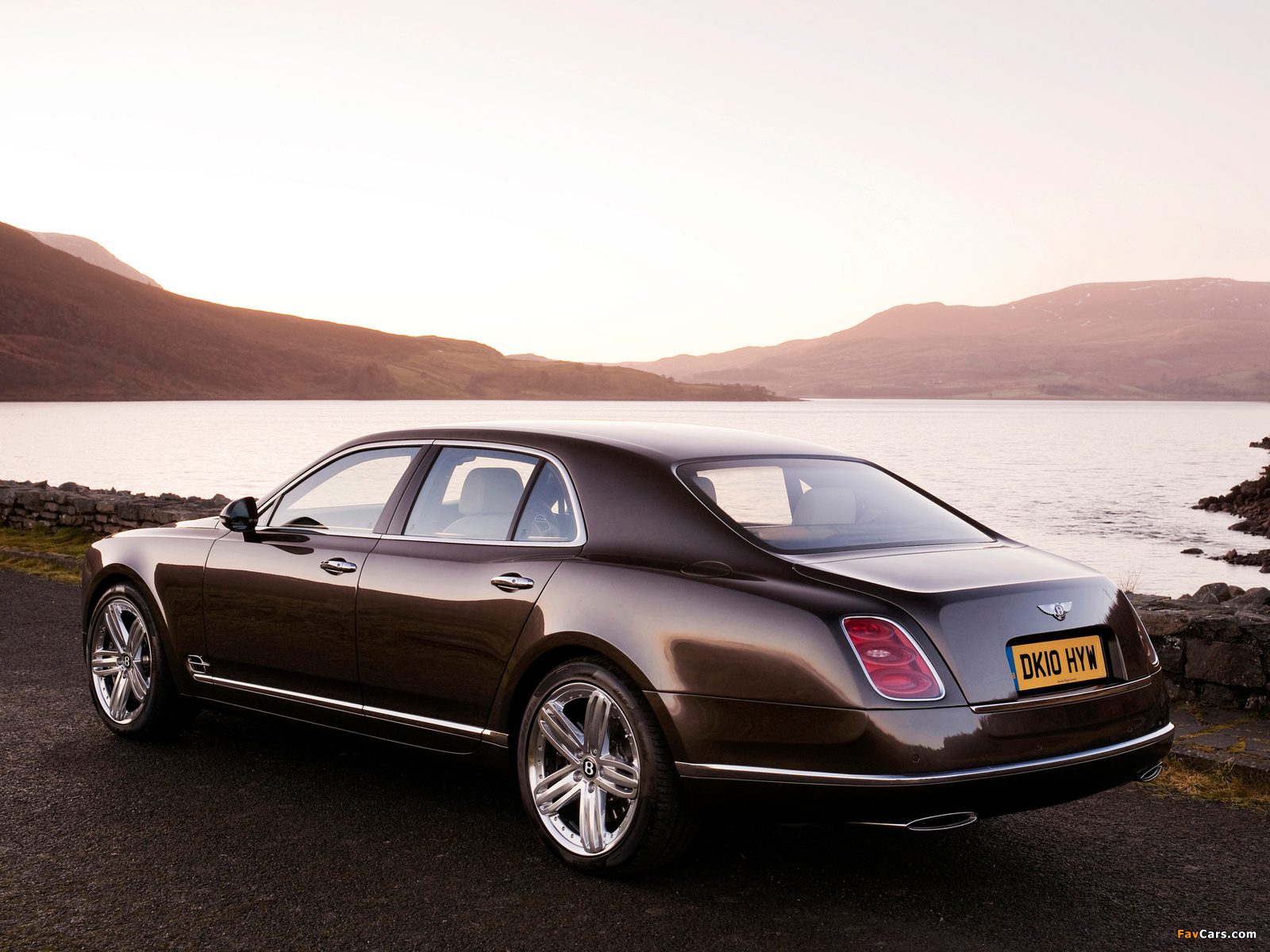 Bentley Mulsanne UK-spec 2010 pictures (1600 x 1200)