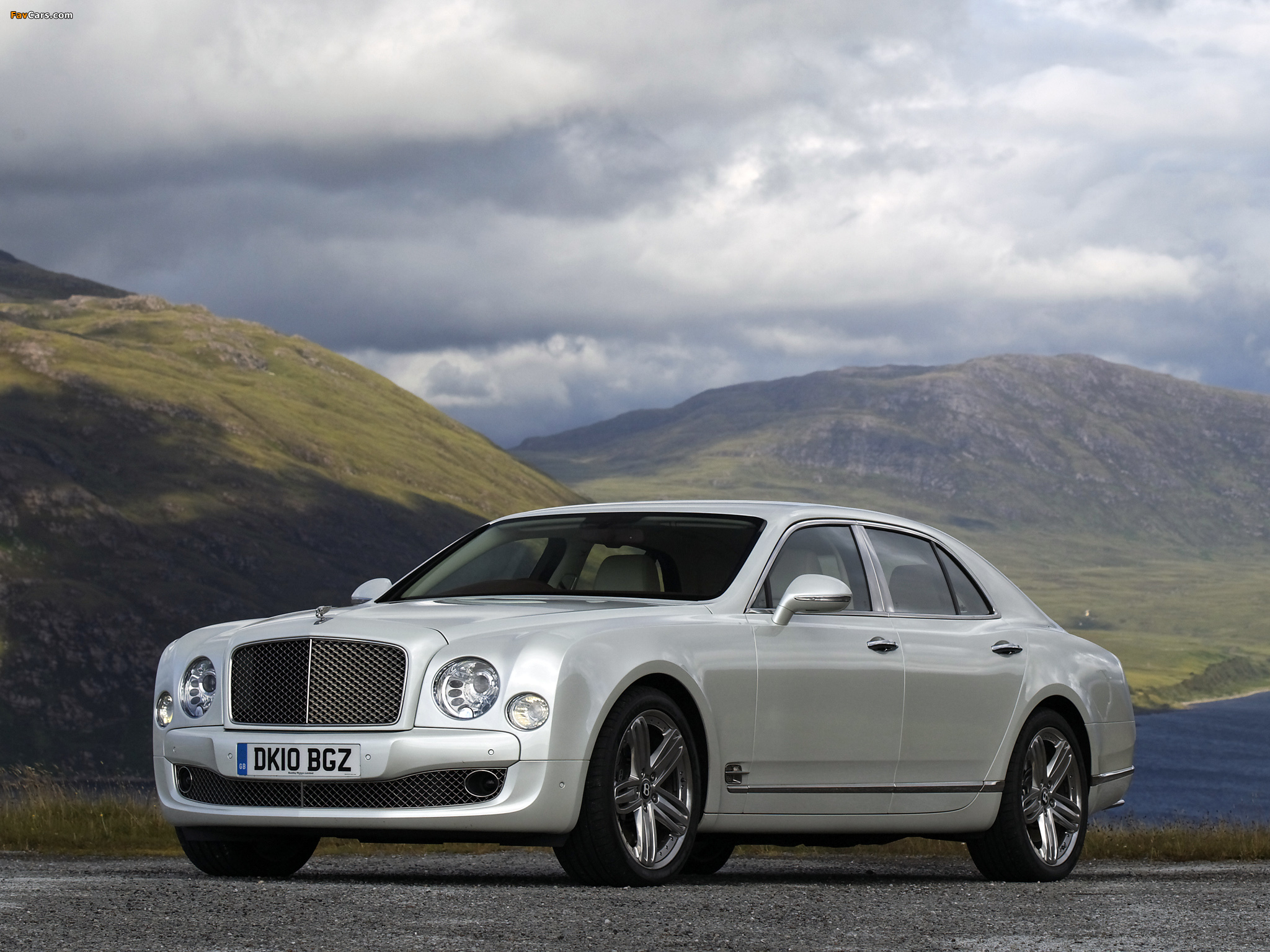 Images of Bentley Mulsanne UK-spec 2010 (2048 x 1536)