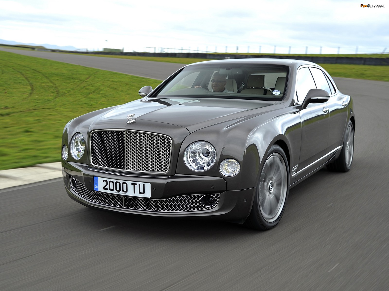 Images of Bentley Mulsanne The Ultimate Grand Tourer UK-spec 2013 (1600 x 1200)