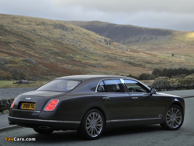 Photos of Bentley Mulsanne The Ultimate Grand Tourer UK-spec 2013 (640 x 480)