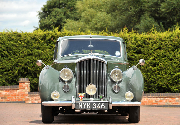Bentley R-Type Standard Saloon 1952–55 pictures