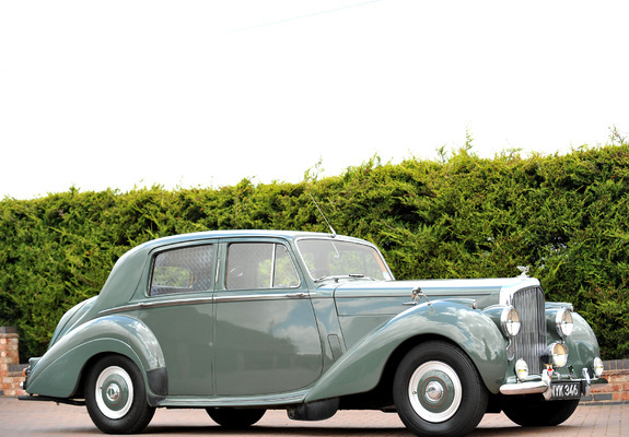Photos of Bentley R-Type Standard Saloon 1952–55