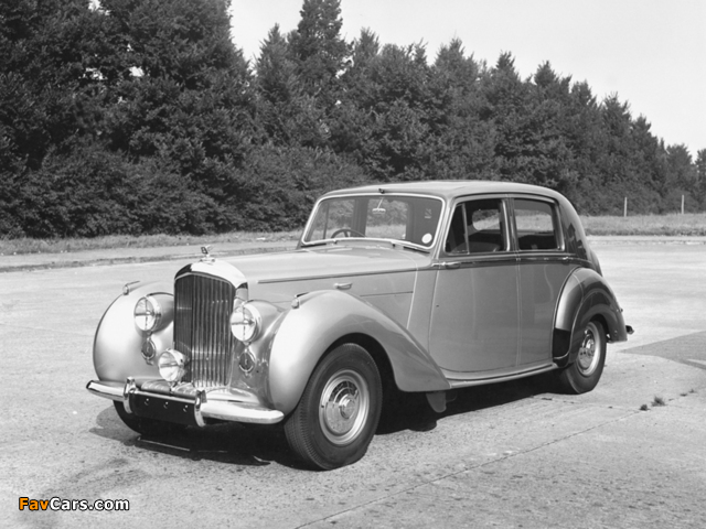 Bentley R-Type Standard Saloon 1952–55 wallpapers (640 x 480)