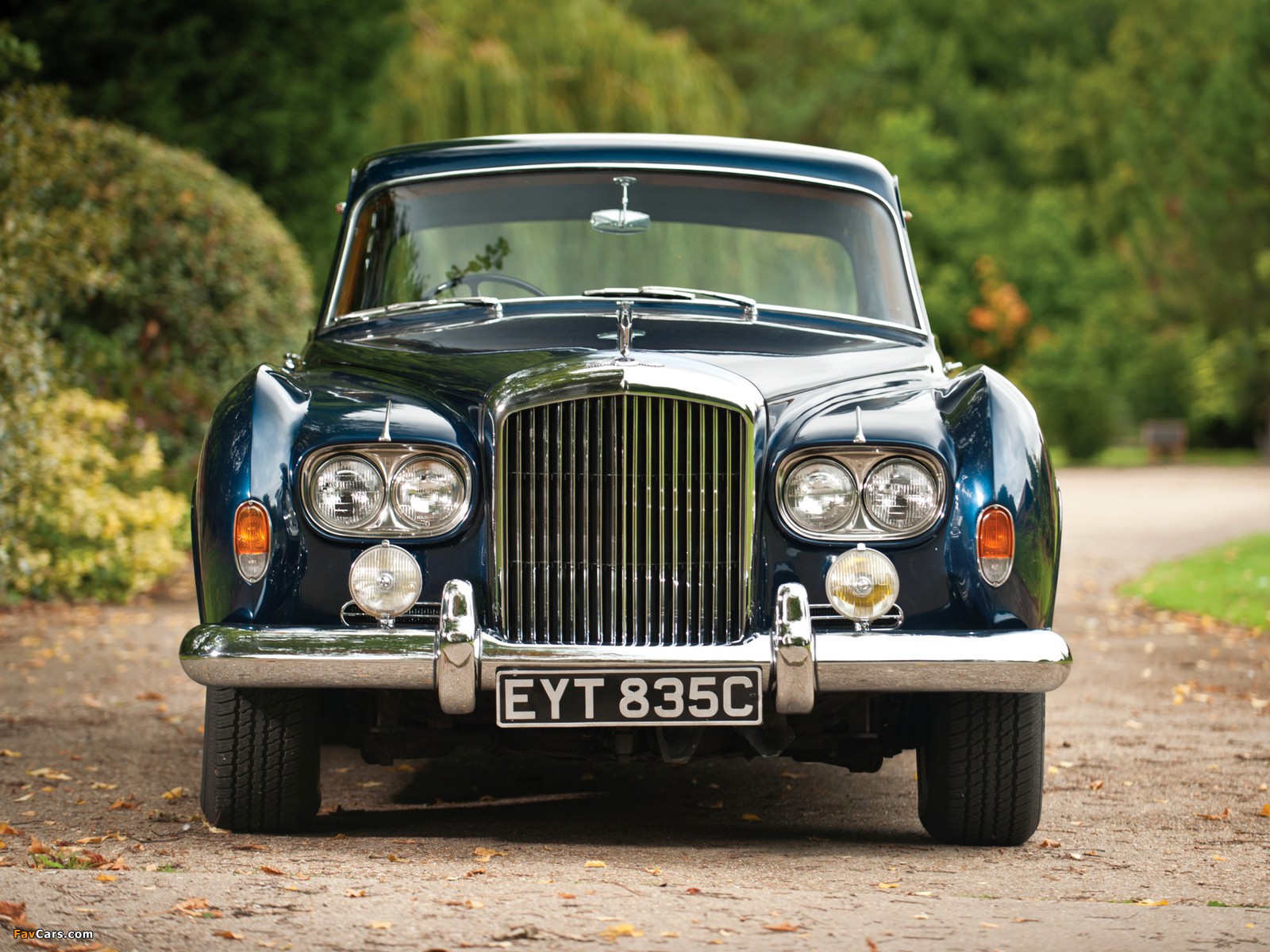 Bentley S3 Continental Saloon by James Young 1963–65 photos (1600 x 1200)