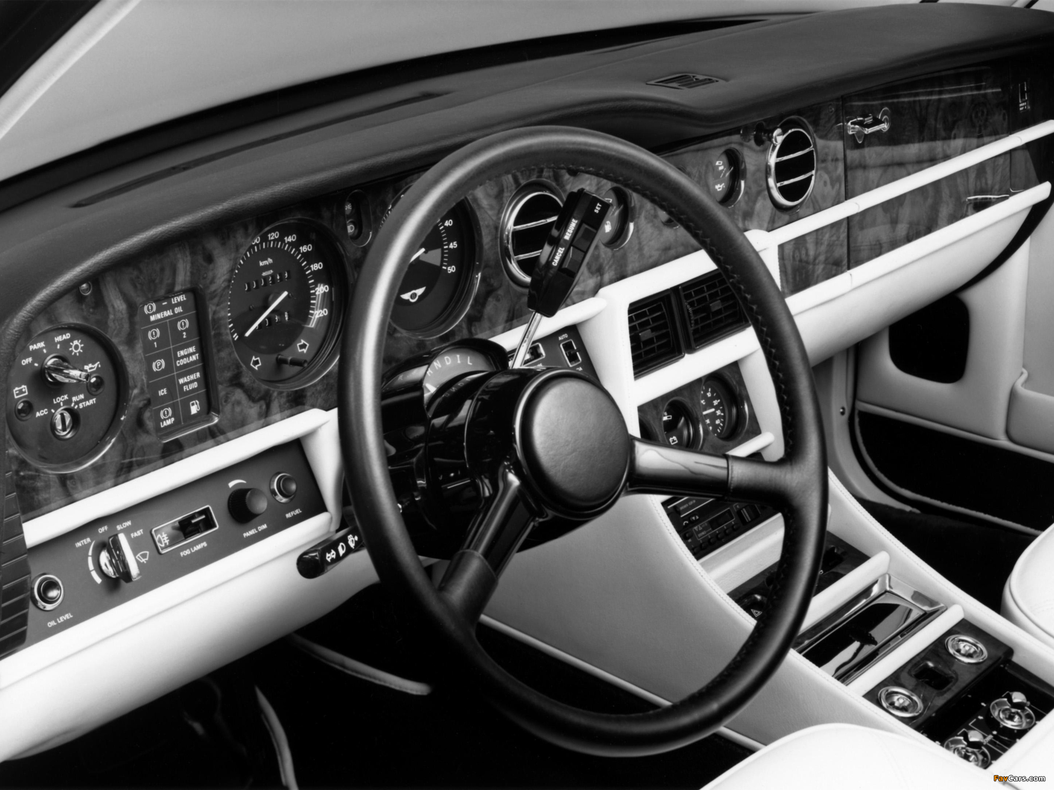 Images of Bentley Turbo R 1989–97 (2048 x 1536)