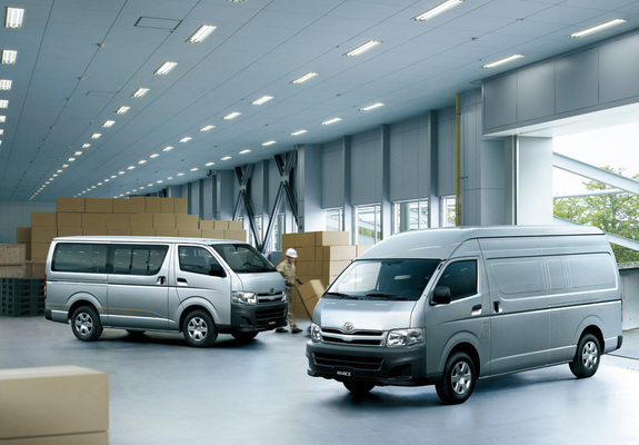 Toyota Hiace images