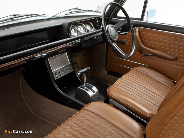 BMW 2002 Automatic UK-spec (E10) 1968–75 wallpapers (640 x 480)