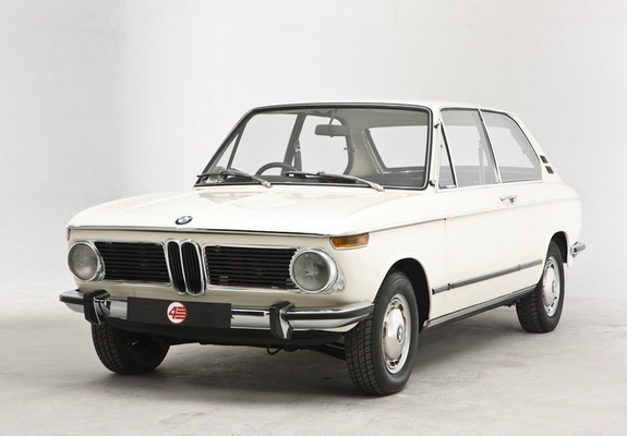 BMW 2000 Touring UK-spec (E6) 1971–77 photos