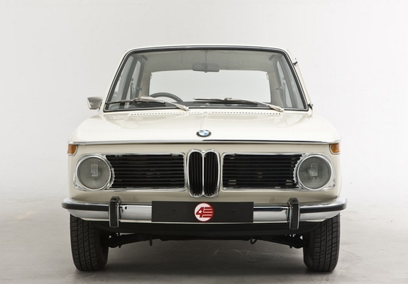 Photos of BMW 2000 Touring UK-spec (E6) 1971–77