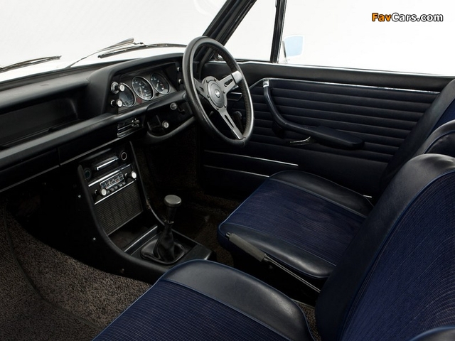 BMW 2000 Touring UK-spec (E6) 1971–77 wallpapers (640 x 480)