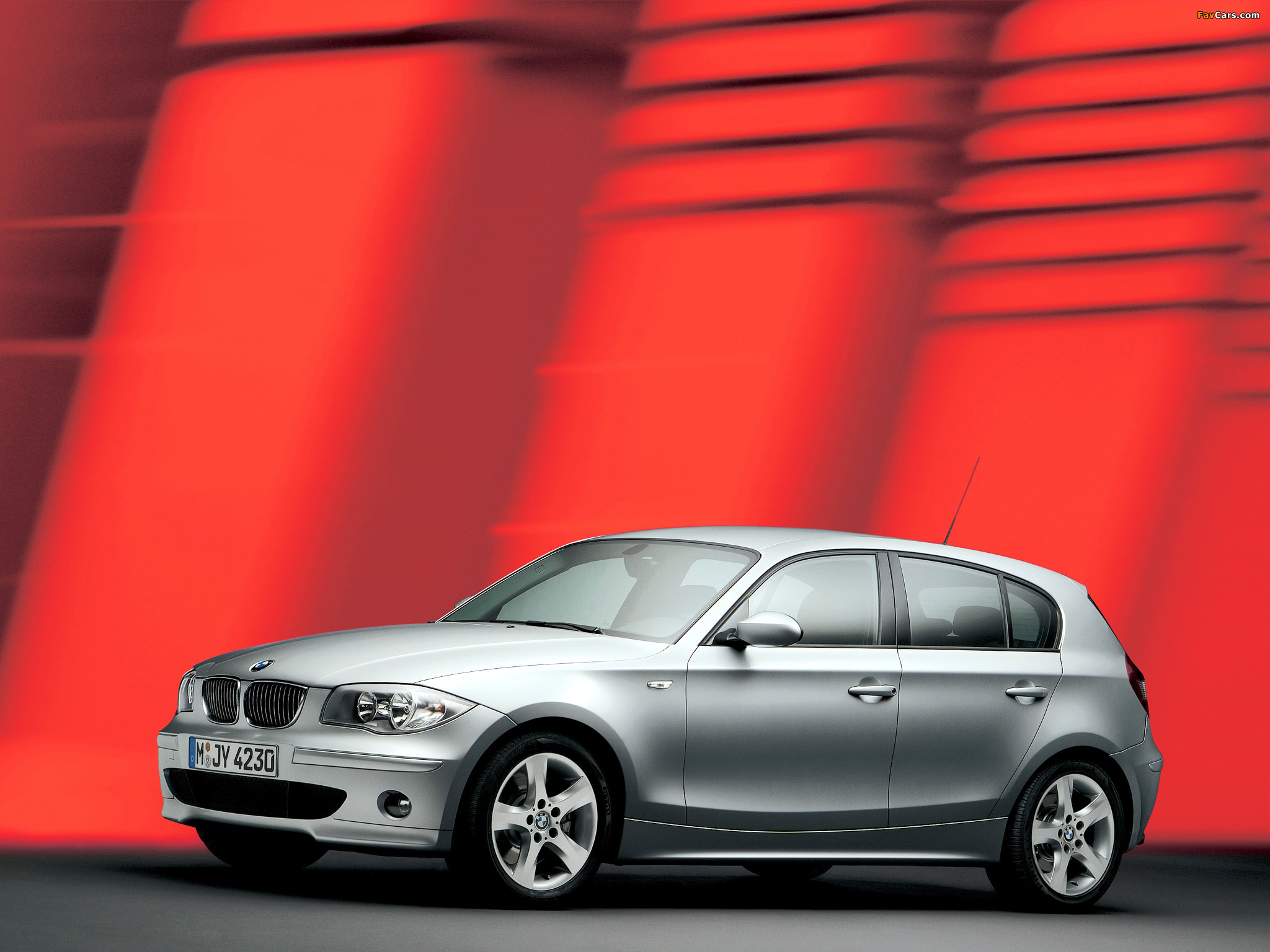 BMW 130i 5-door (E87) 2005–07 photos (2048 x 1536)