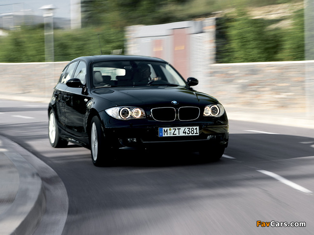 BMW 120i 5-door (E87) 2007–11 images (640 x 480)