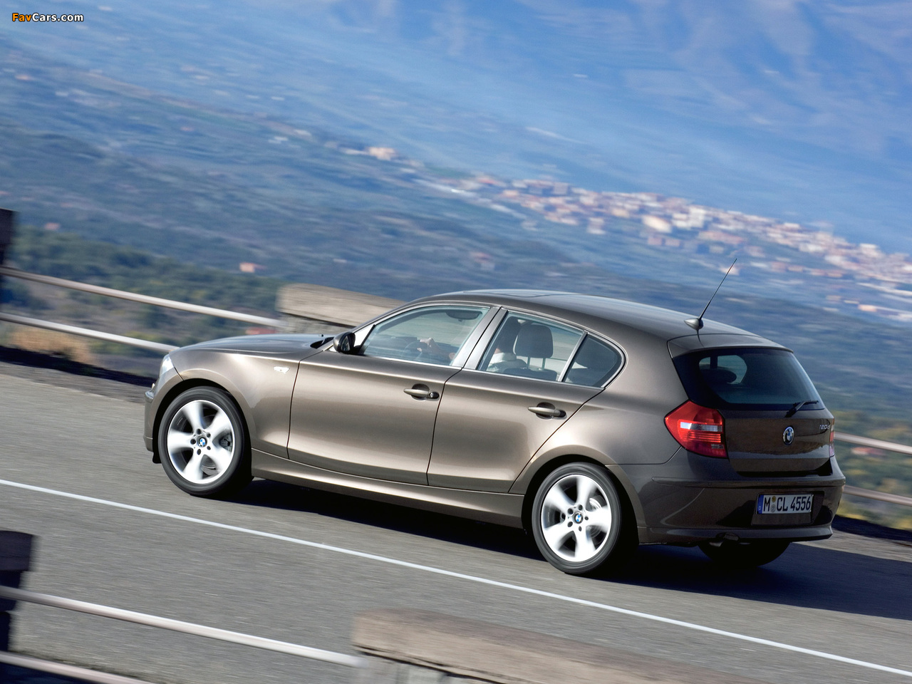 BMW 120d 5-door (E87) 2007–11 images (1280 x 960)