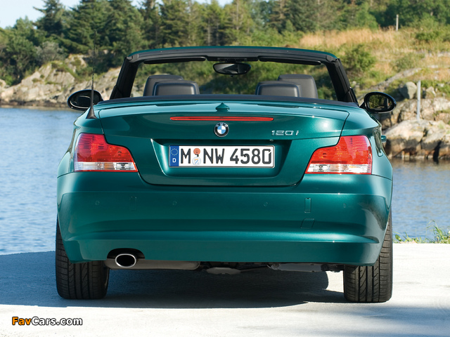 BMW 120i Cabrio (E88) 2008–10 images (640 x 480)