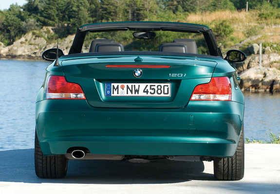 BMW 120i Cabrio (E88) 2008–10 images