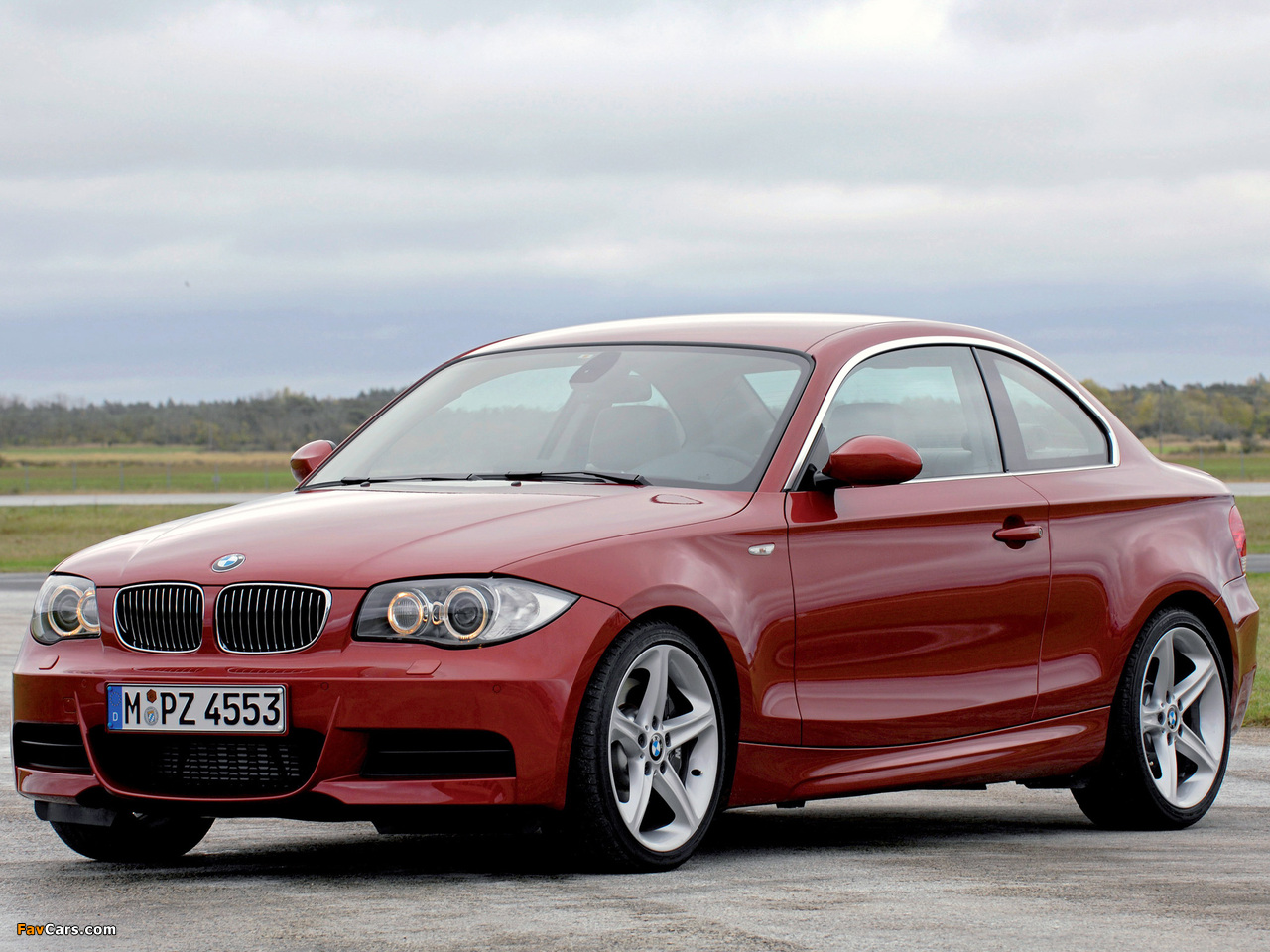 BMW 135i Coupe (E82) 2008–10 photos (1280 x 960)