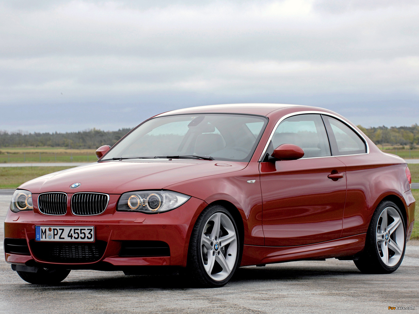 BMW 135i Coupe (E82) 2008–10 photos (1600 x 1200)