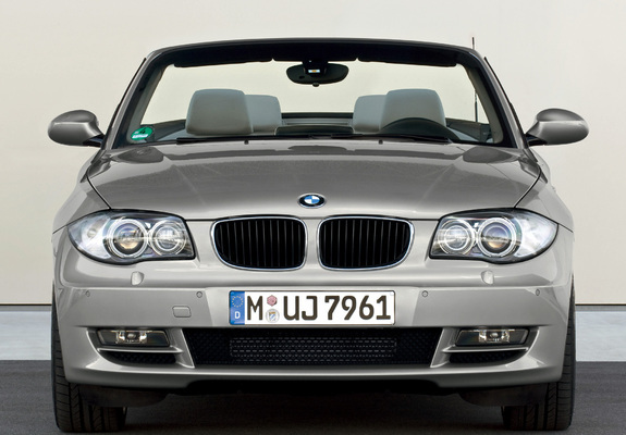 BMW 123d Cabrio (E88) 2008–10 photos