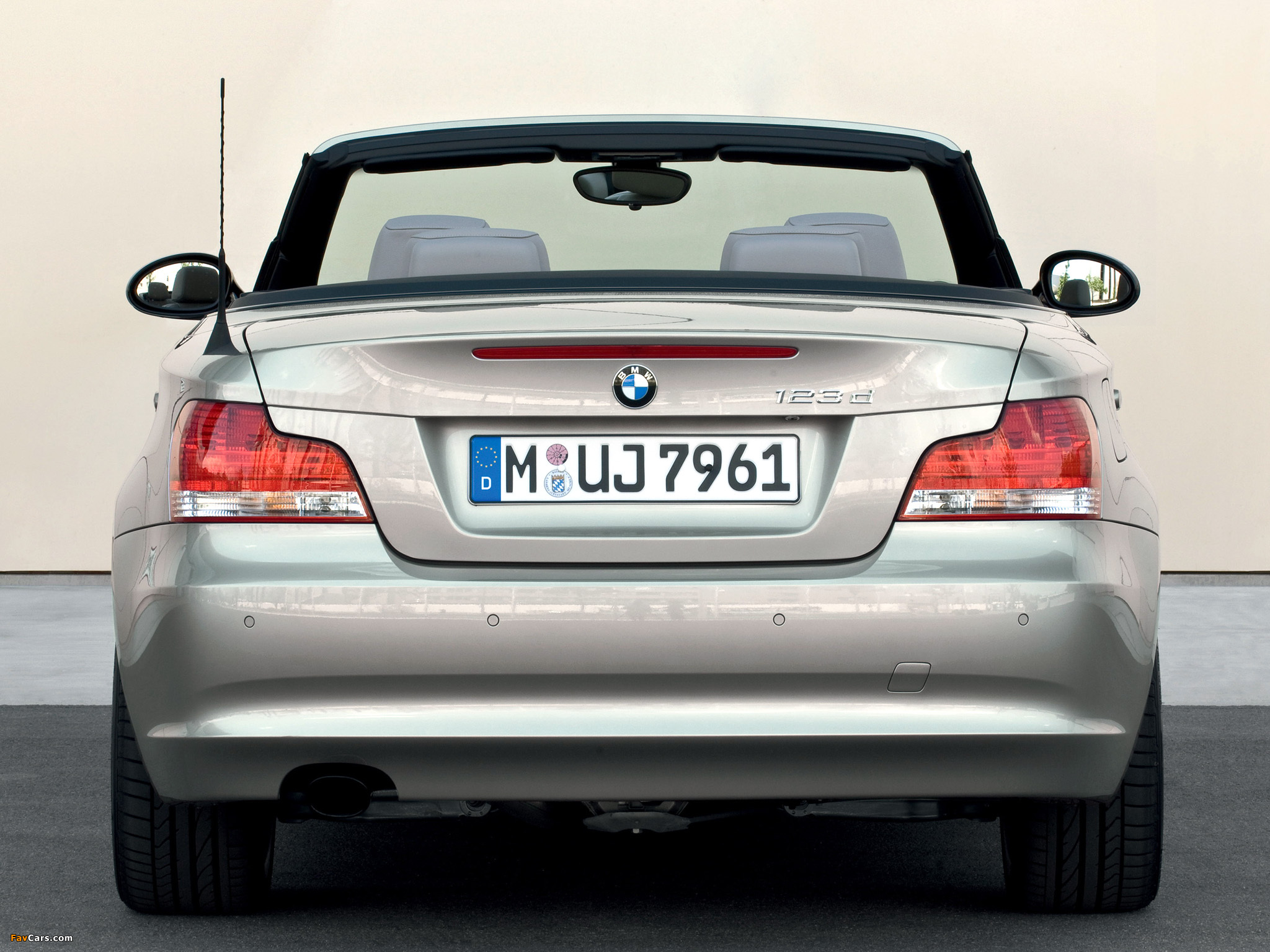 BMW 123d Cabrio (E88) 2008–10 photos (2048 x 1536)
