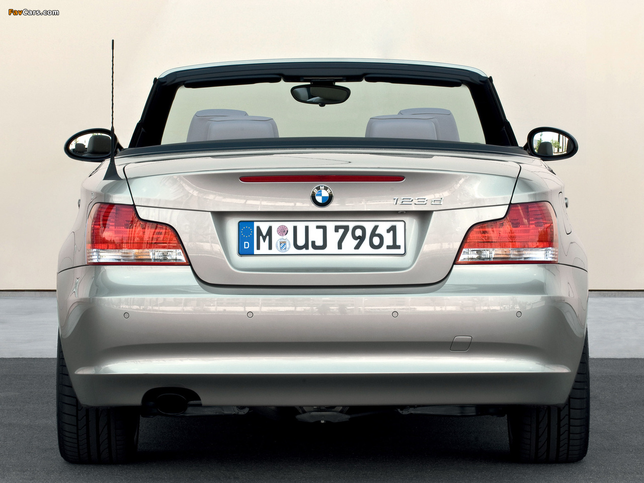 BMW 123d Cabrio (E88) 2008–10 photos (1280 x 960)