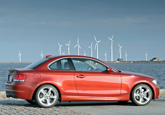BMW 135i Coupe (E82) 2008–10 pictures