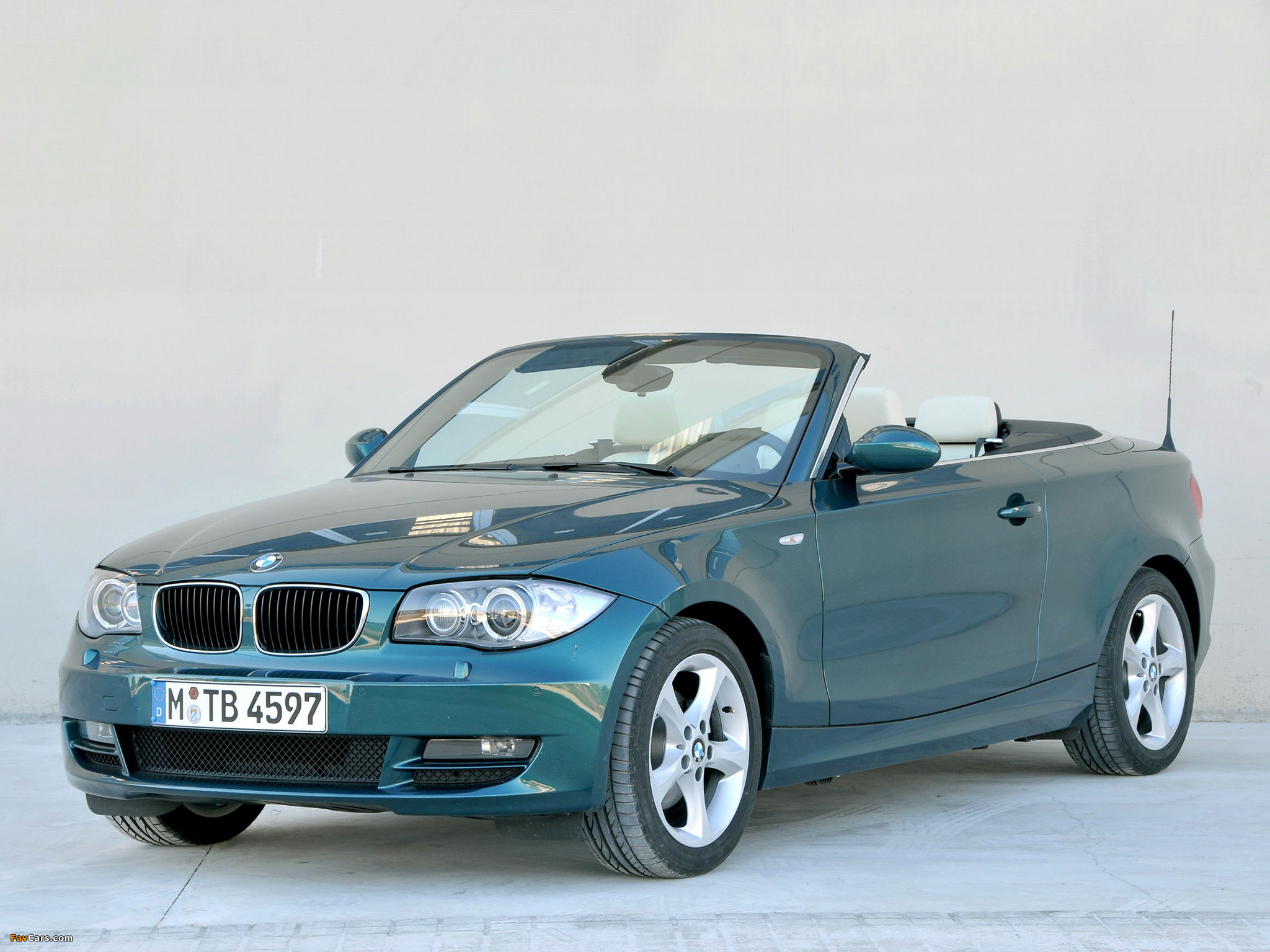 BMW 125i Cabrio (E88) 2008–10 pictures (2048 x 1536)