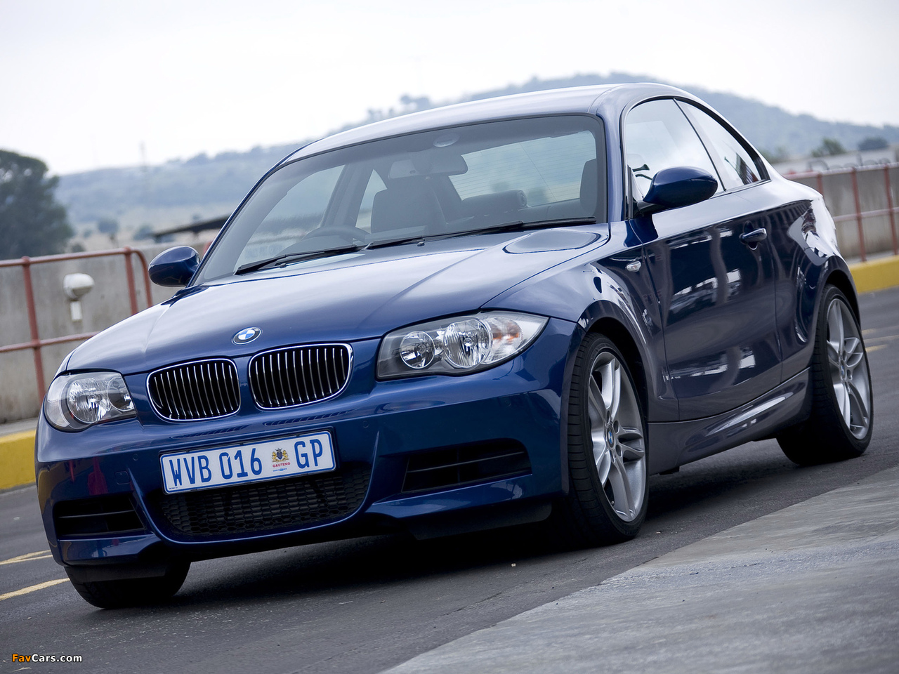 BMW 135i Coupe ZA-spec (E82) 2008–10 wallpapers (1280 x 960)