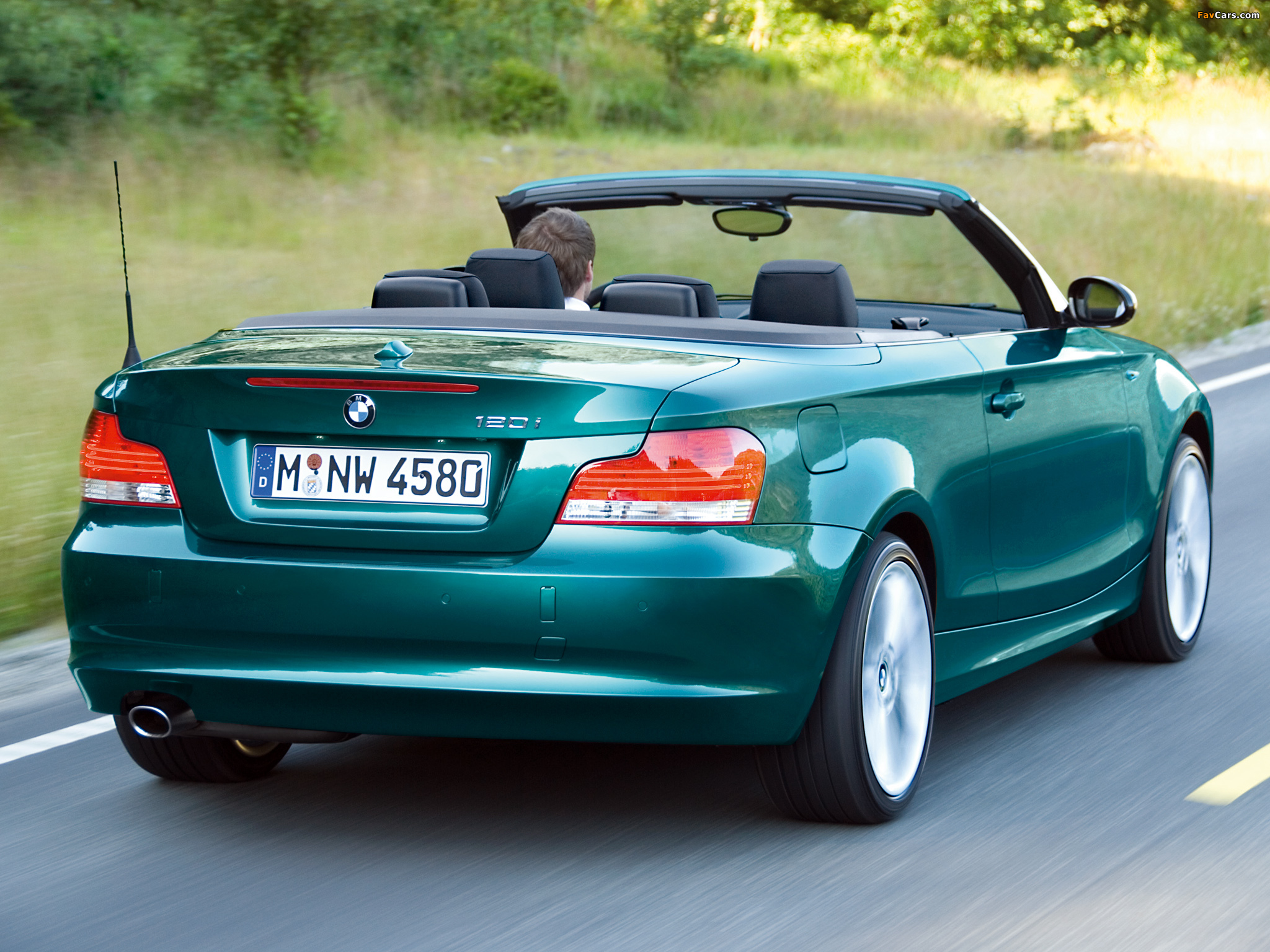 BMW 120i Cabrio (E88) 2008–10 wallpapers (2048 x 1536)