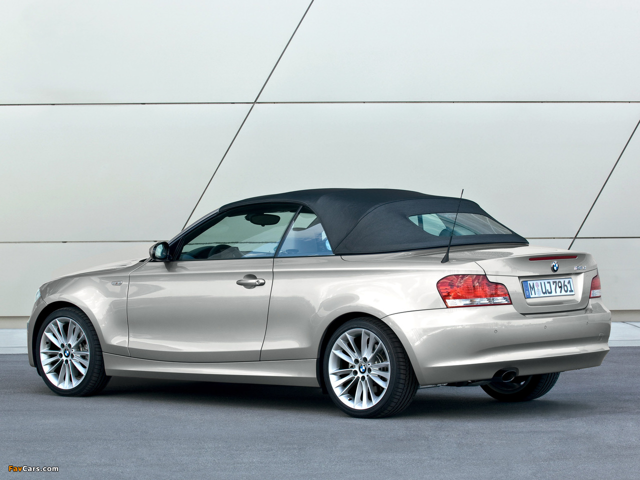 BMW 123d Cabrio (E88) 2008–10 wallpapers (1280 x 960)