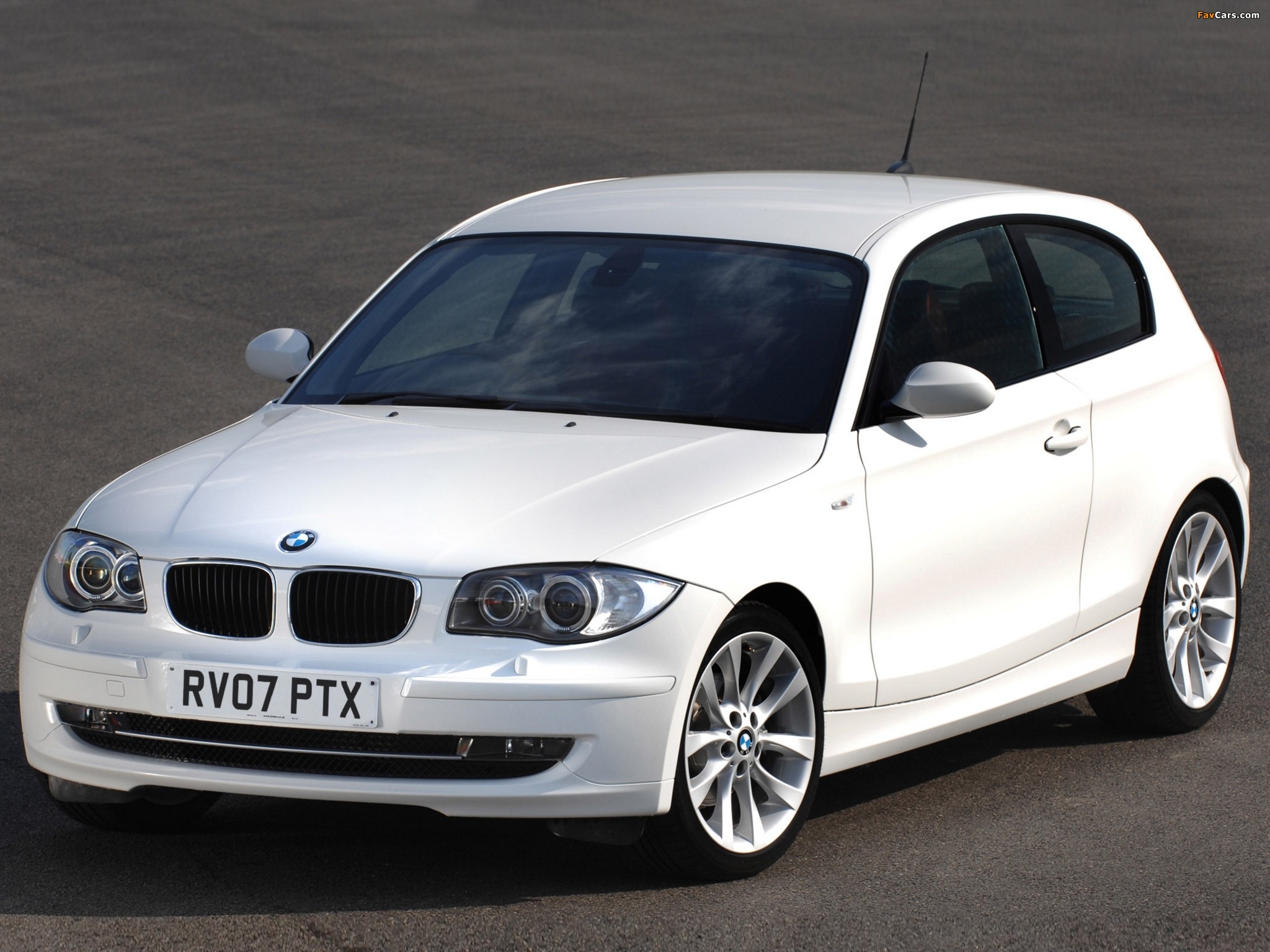 BMW 120d 3-door UK-spec (E81) 2008–11 wallpapers (2048 x 1536)